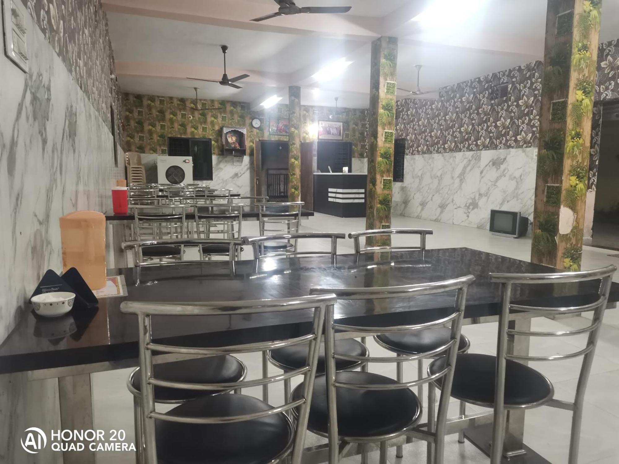 Amarjyoti Family Restaurant And Hotel Ramtek Exterior photo